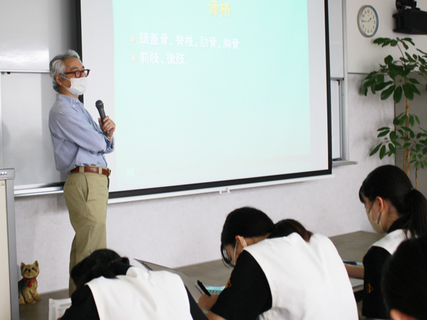 講義で基礎を学びます♪
